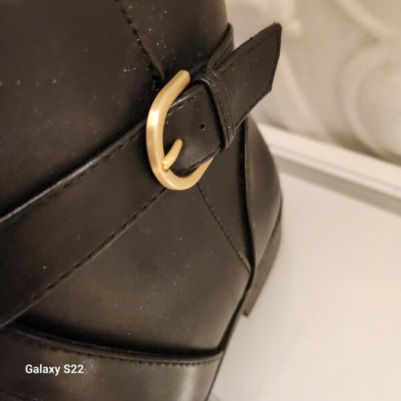 ROCKPORT "Vicky" Womens Leather Criss-Cross Ankle Boots. NIB. Size 6 - Picture 7 of 13